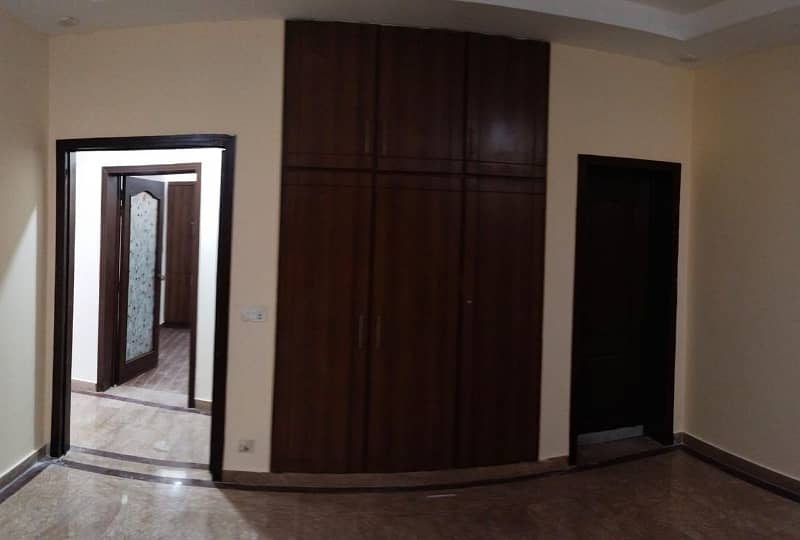 10 marla house for sale in paragon city lahore 7