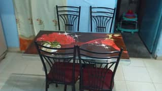 Dining Tabel with 4 chairs