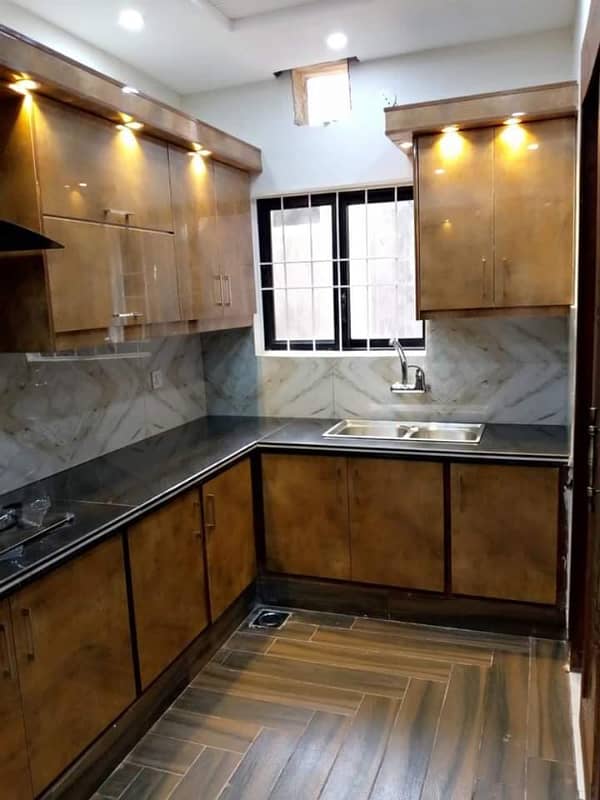 10 Marla House Available For Rent In Rafi Block Sector E Bahria Town Lahore 4