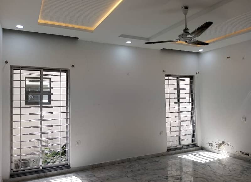 1 Kanal Upper Portion For Rent In DHA Lahore Phase 5 Block L Near LGS School 6