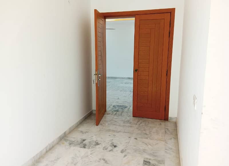 1 Kanal Upper Portion For Rent In DHA Lahore Phase 5 Block L Near LGS School 13