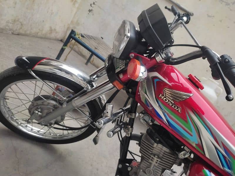 125 bike for sale in lahore 3