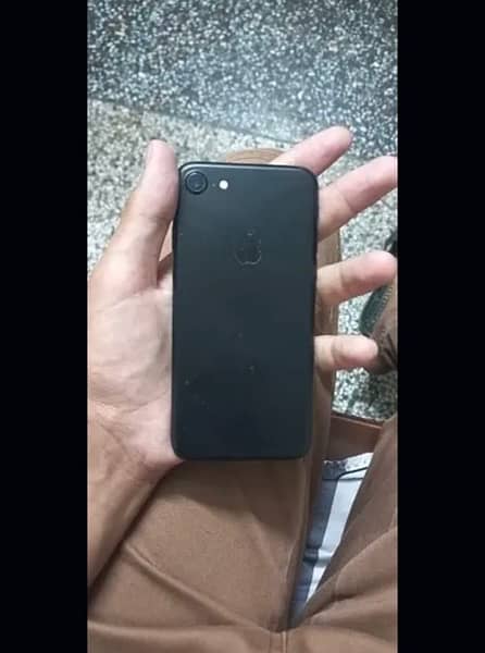 iPhone 7 128GB Official PTA Approved 4