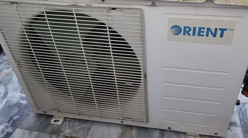 Orient 1 Tone Split AC working Condition Recently Service 3