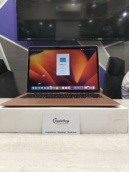 MacBook Air 13-inch M1 Chip 0