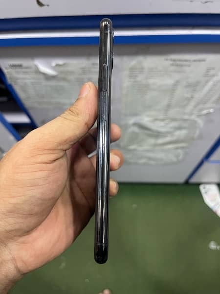 iPhone 11 Pro Max HK 256GB PTA Approved 4