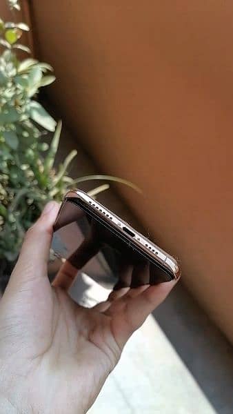 iphone Xs Max 64Gb NON PTA small dot near camera 3