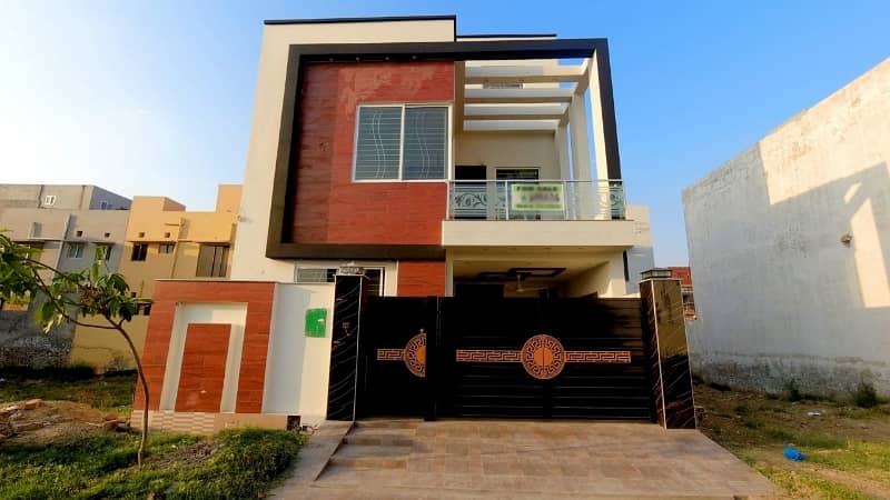 VERY BEAUTIFUL 5 MARLA BRAND NEW HOUSE OLC-B BLOCK AT REASONABLE PRICES 0