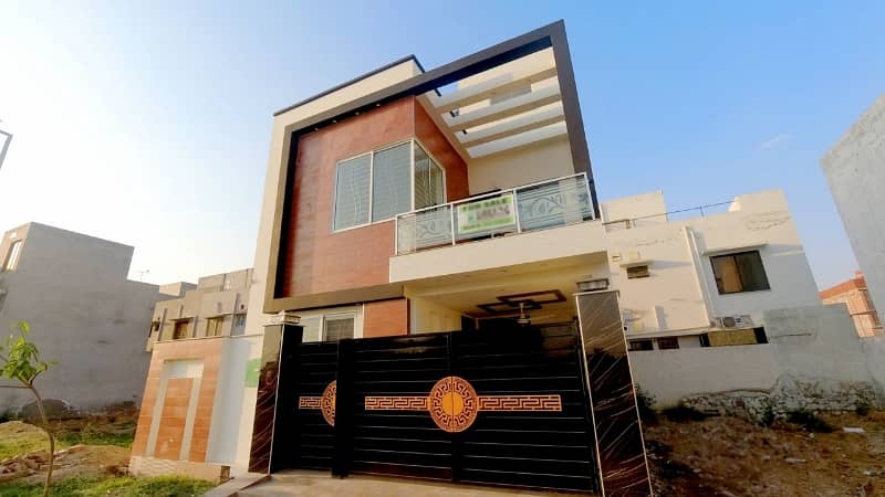 VERY BEAUTIFUL 5 MARLA BRAND NEW HOUSE OLC-B BLOCK AT REASONABLE PRICES 1