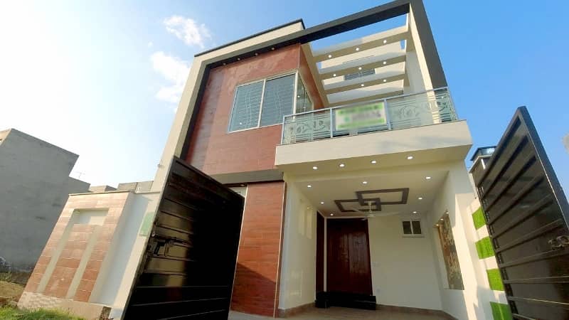 VERY BEAUTIFUL 5 MARLA BRAND NEW HOUSE OLC-B BLOCK AT REASONABLE PRICES 7