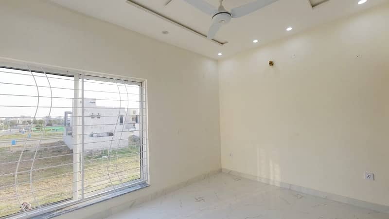 VERY BEAUTIFUL 5 MARLA BRAND NEW HOUSE OLC-B BLOCK AT REASONABLE PRICES 18