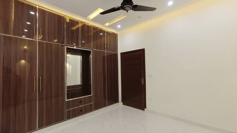 VERY BEAUTIFUL 5 MARLA BRAND NEW HOUSE OLC-B BLOCK AT REASONABLE PRICES 26