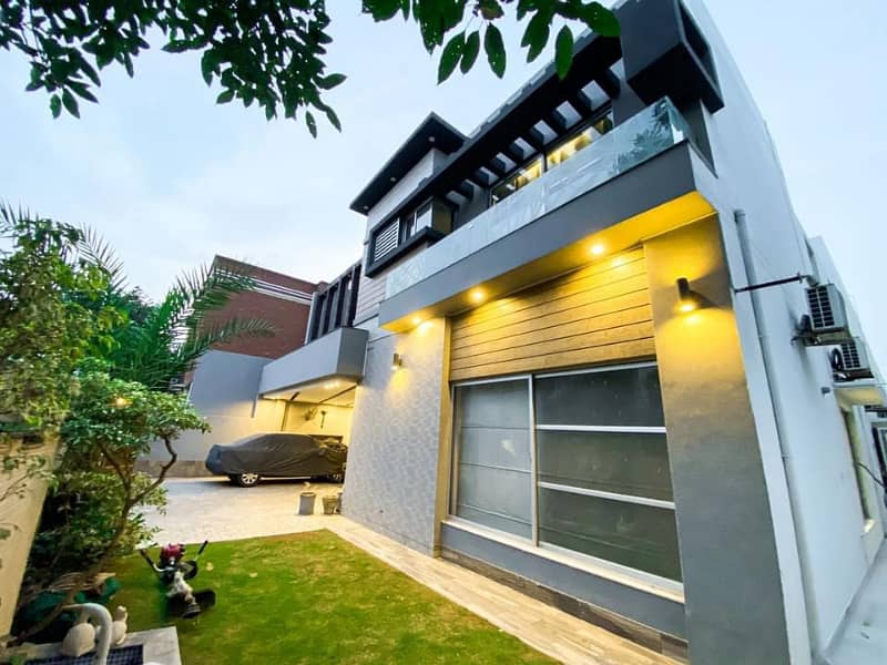 1 KANAL Luxury Furnished House For Sale In Sector B BAHRIA Town Lahore 0