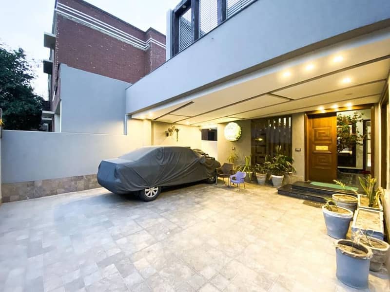 1 KANAL Luxury Furnished House For Sale In Sector B BAHRIA Town Lahore 1