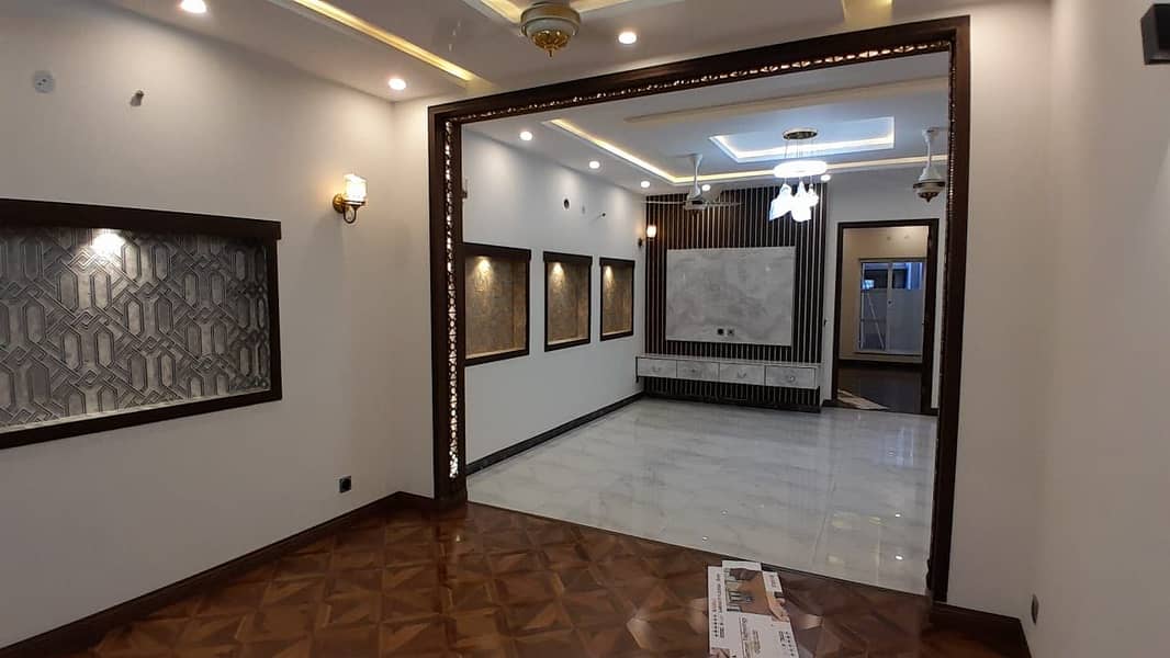 BRAND NEW HOUSE 8 MARLA VERY BEAUTIFUL DESIGN AT REASONABLE PRICE IN PHASE 2, BAHRIA ORCHARD 14