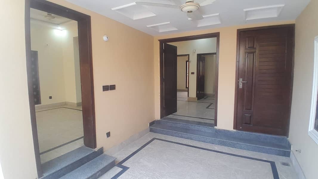 VERY BEAUTIFUL AND VERY CHEAPEST PRICE 5 MARLA HOUSE SLIGHTLY USED HOUSE IN PHASE2, BAHRIA ORCHARD 3
