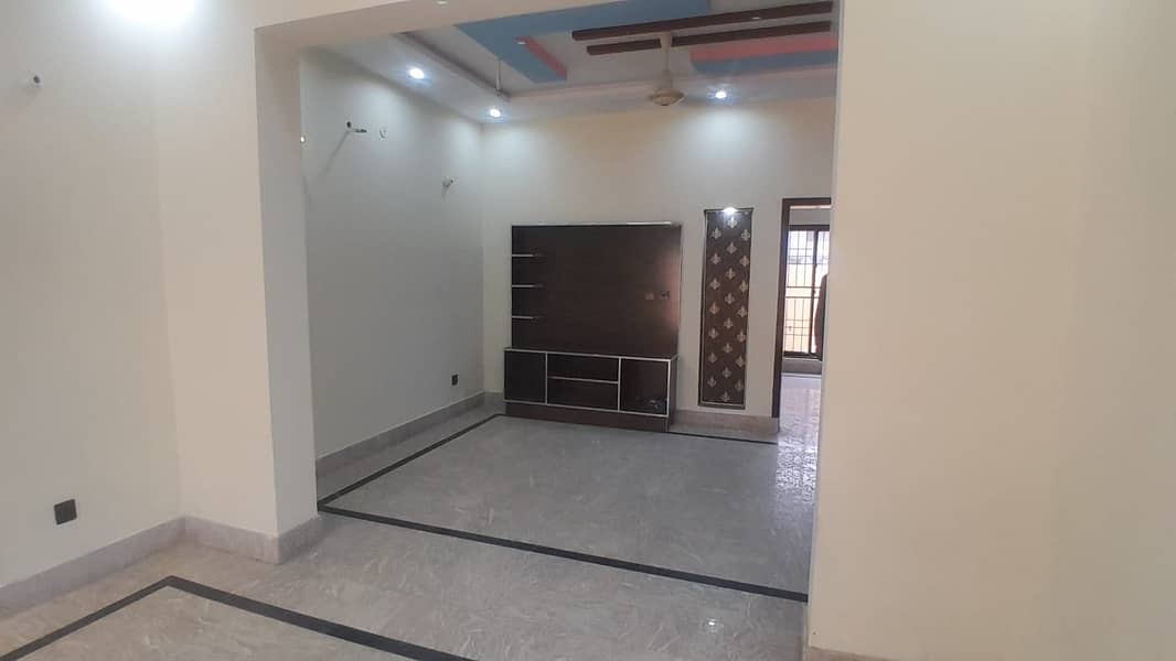 VERY BEAUTIFUL AND VERY CHEAPEST PRICE 5 MARLA HOUSE SLIGHTLY USED HOUSE IN PHASE2, BAHRIA ORCHARD 5