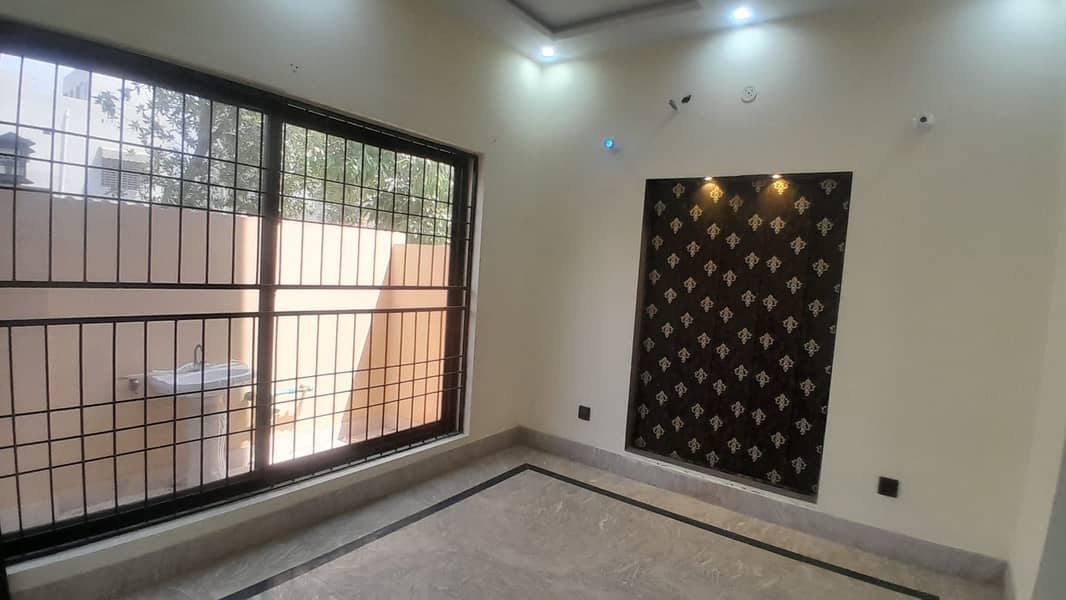 VERY BEAUTIFUL AND VERY CHEAPEST PRICE 5 MARLA HOUSE SLIGHTLY USED HOUSE IN PHASE2, BAHRIA ORCHARD 6