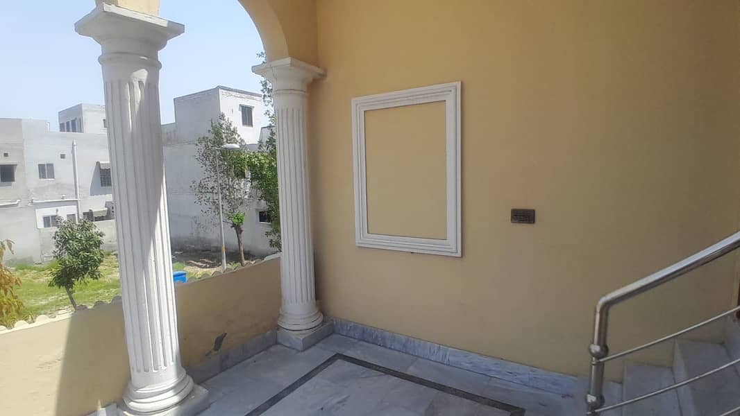 VERY BEAUTIFUL AND VERY CHEAPEST PRICE 5 MARLA HOUSE SLIGHTLY USED HOUSE IN PHASE2, BAHRIA ORCHARD 16