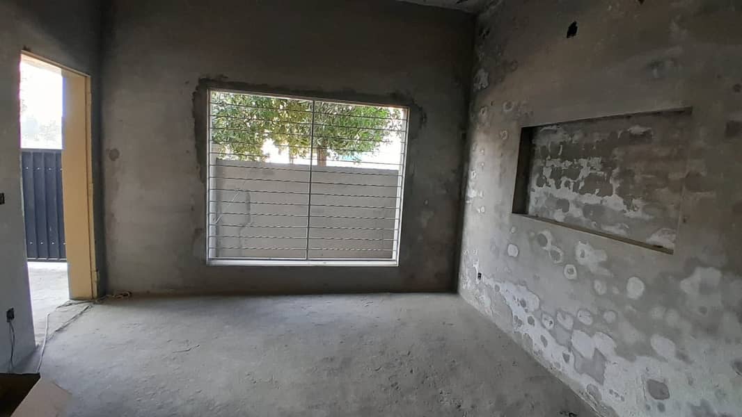 GREY STRUCTURE OF 8 MARLA HOUSE AVAILABLE FOR SALE 3