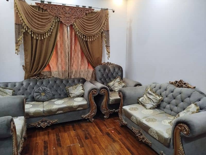 7 seater chinioti sofa set in excellent condition 1