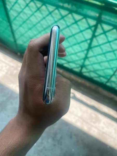 Iphone 11 pro max PTA approved 4