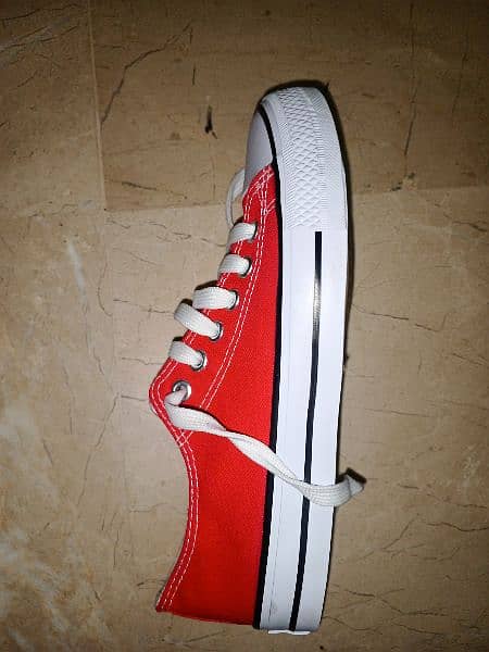 BRANDED Red canvas shoe 1