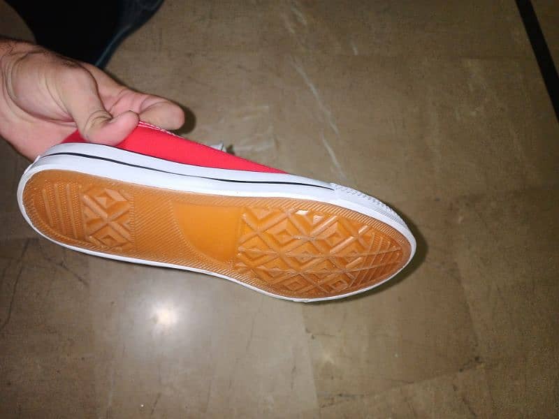 BRANDED Red canvas shoe 3