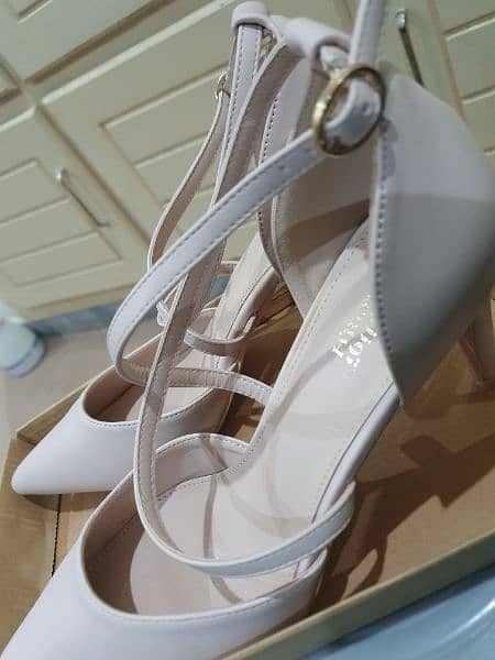 Nude  heels for sale (imported) 1