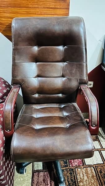 Brand New Untouch Executive Office Rolling Chair , Foam Wooden Chairs 1