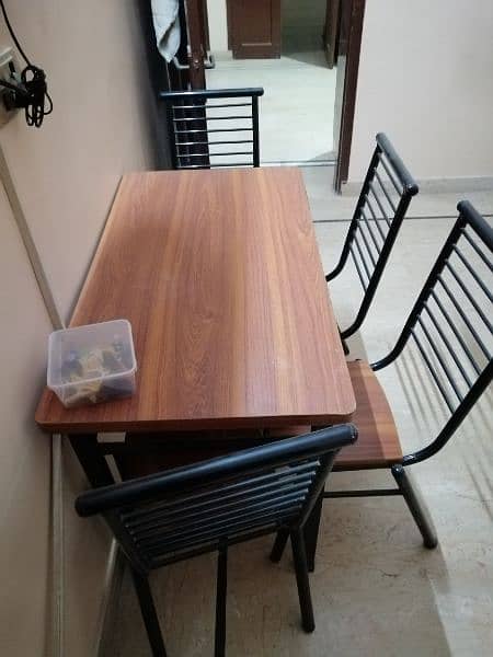 Wood Dinning Table 1