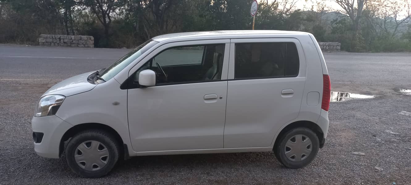 Suzuki Wagon R 2018 3