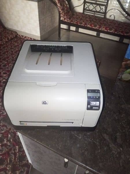 hp laserjet CP 1525n color printer 0