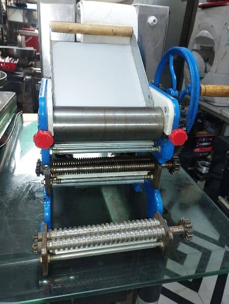 pasta and noodles making machine manual table top model 1