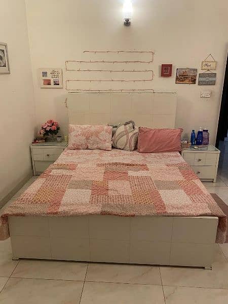 Complete Bed Set for Sale 0