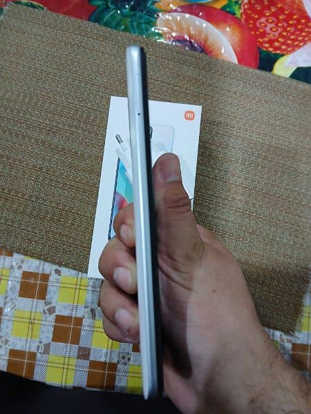 Redmi 10 (4 & 64 gb)  with oringal adoptor and box 3