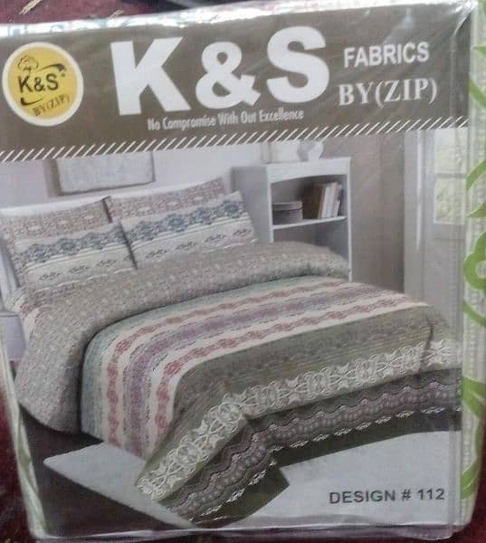 Double Bedsheet with two pillow 9