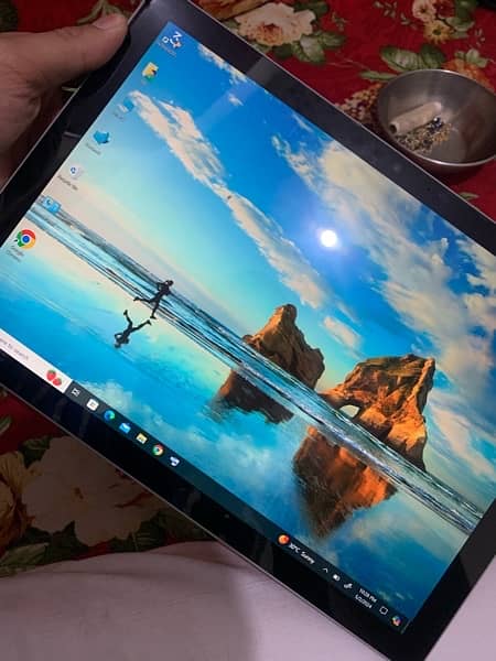 Microsoft Surface pro 5 i5 7th generation. 8/256 4