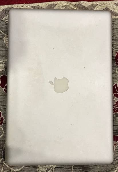 Apple macbook pro 2011 0