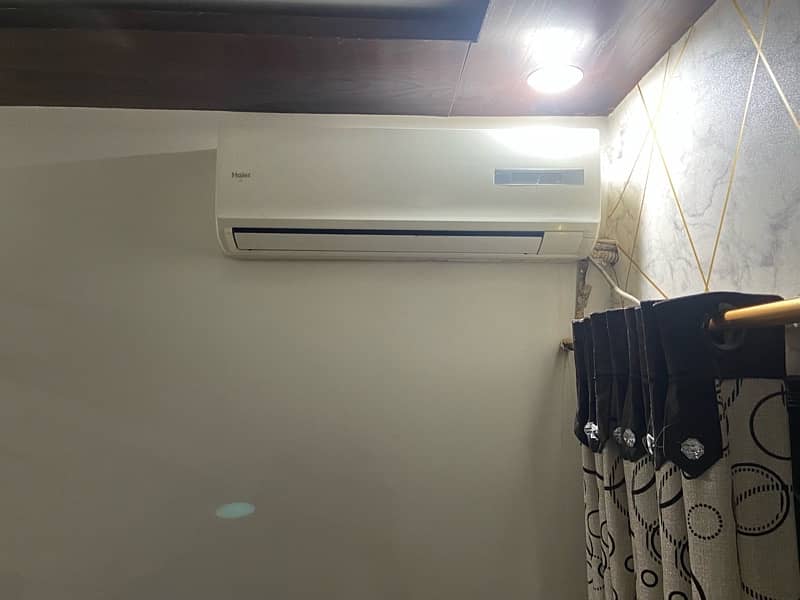 Haier 1 ton AC non-inverter (Outer is of Orient Brand) 0