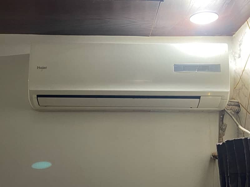 Haier 1 ton AC non-inverter (Outer is of Orient Brand) 1