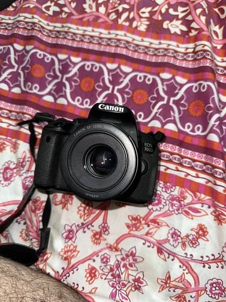 Canon eos 700 d 10/10 condition with EF LENS STM 1:1.8 2