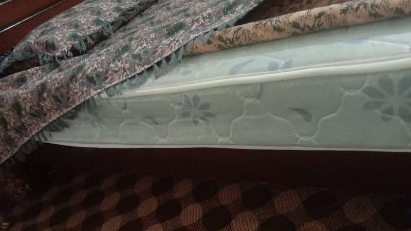 single bed with diamond medicated mattress 0