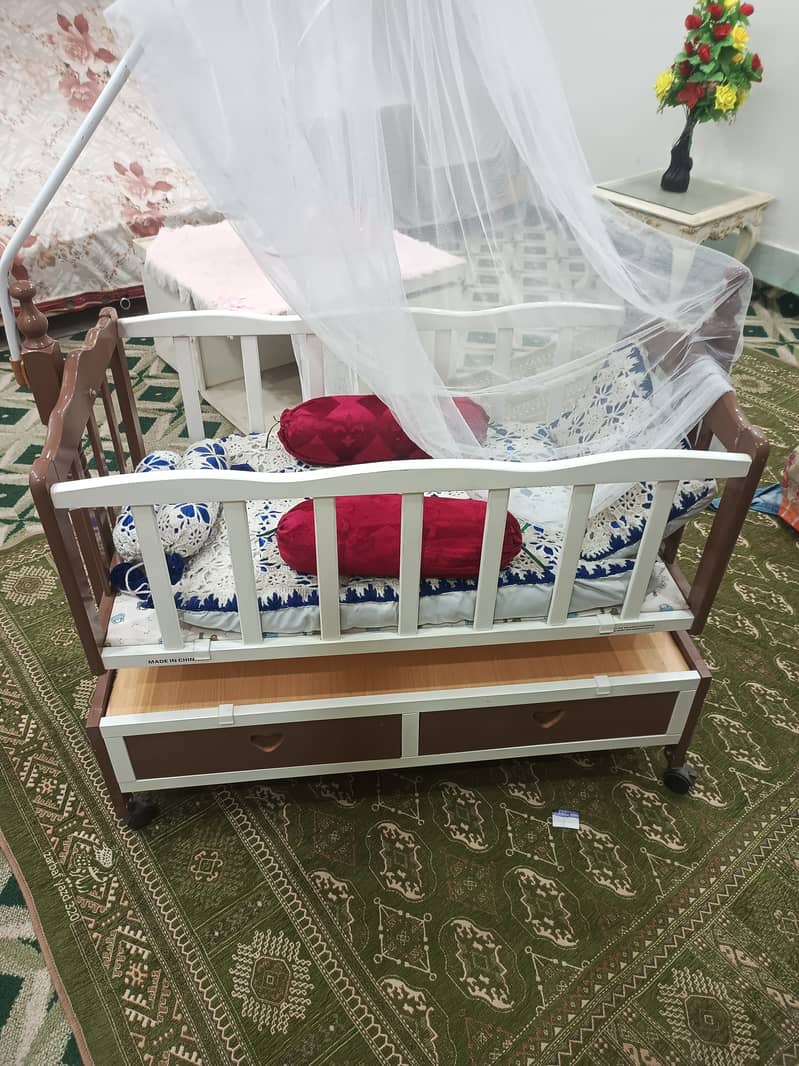 Baby cradle Swing new not used. Full wood with drawer 2