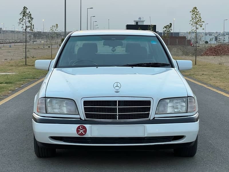 Mercedes Benz C Class Classic 1