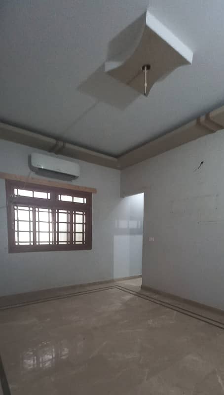 Corner 200 Sq. Yd. Ground Floor 2 Bed D/D W/O TEACHER SOCIETY 16/A Near By KarachiUniversity 1