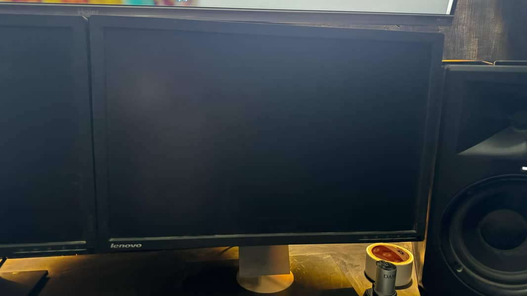 Lenovo 24' Lcd in good condition 2