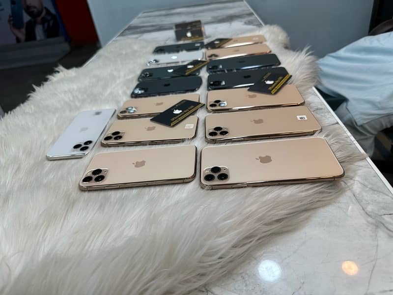 iPhone 11 Pro Max & iPhone 11 Pro 9