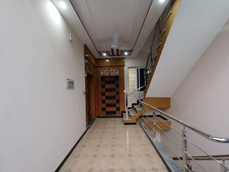On Excellent Location House Of 5 Marla Available In Afshan Colony 25