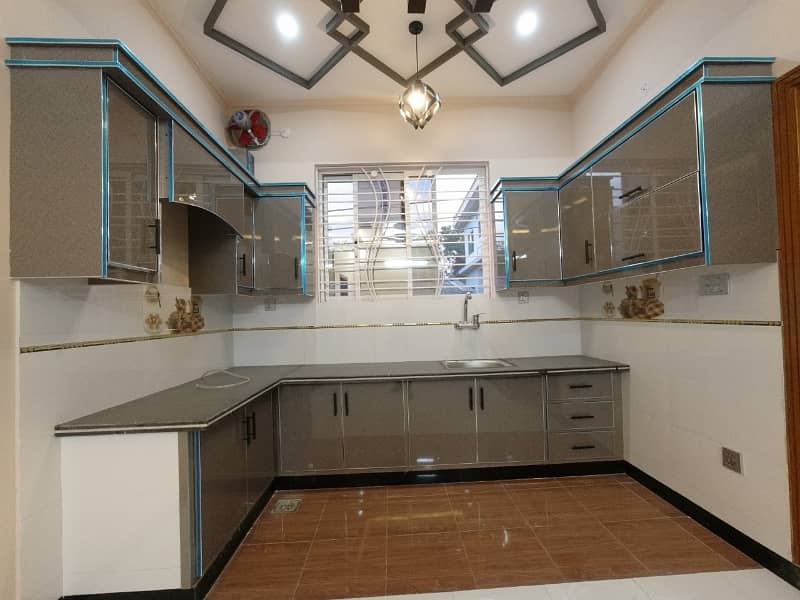 On Excellent Location House Of 5 Marla Available In Afshan Colony 36